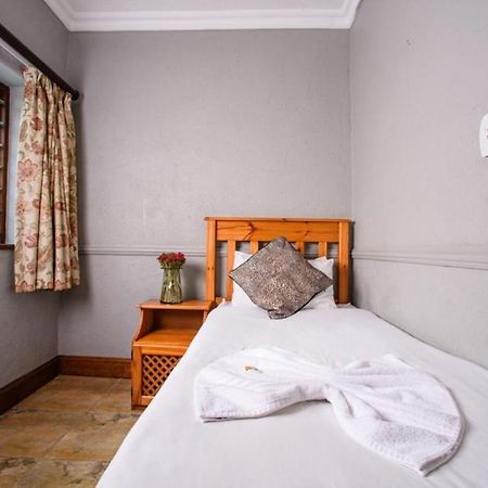 The Palms Guesthouse Mbombela Esterno foto