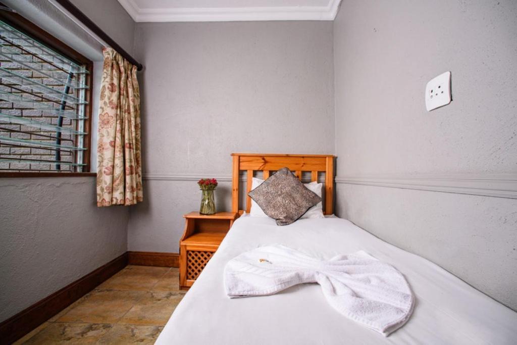 The Palms Guesthouse Mbombela Esterno foto