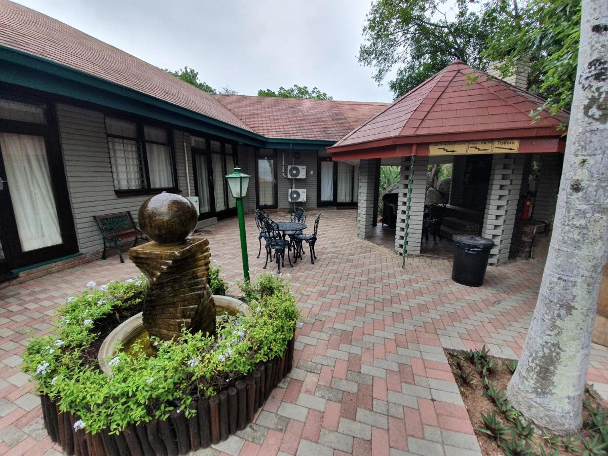 The Palms Guesthouse Mbombela Esterno foto